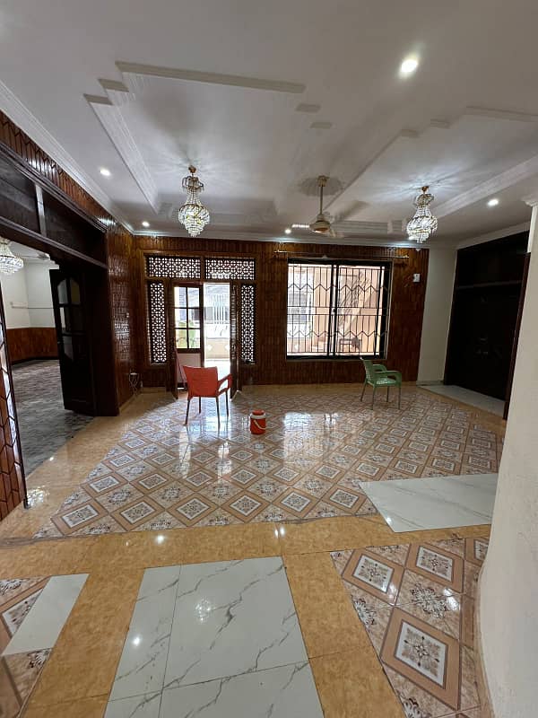 BRAND NEW UPPER PORTION FOR RENT LOCATION AYUB COLONY 6