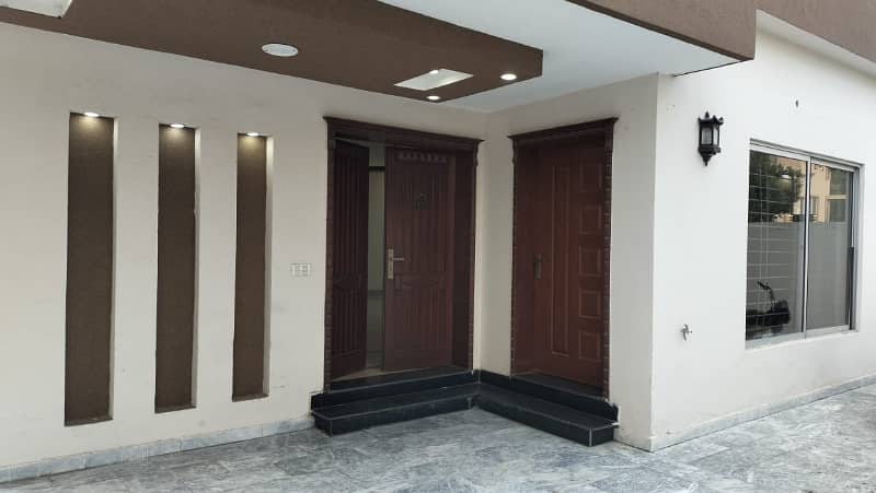 10 Marla House Is Available For Sale In Bahria Town Janiper Block Lahore 2