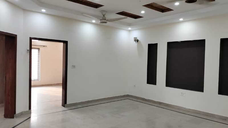 10 Marla House Is Available For Sale In Bahria Town Janiper Block Lahore 17