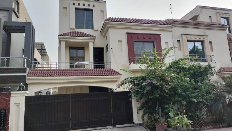 10 Marla House Is Available For Sale In Bahria Town Jasmine Block Lahore 1