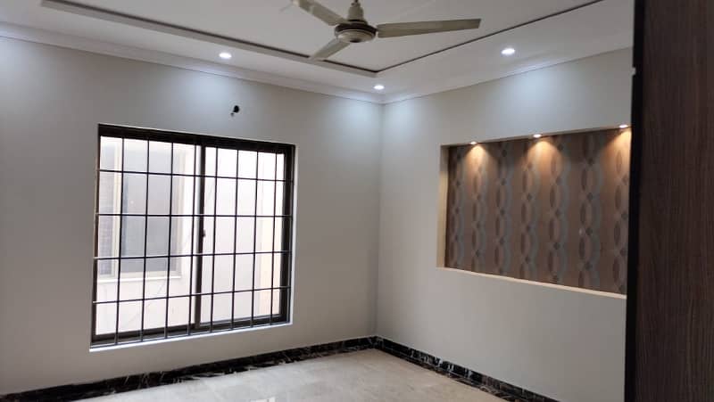 10 Marla House Is Available For Sale In Bahria Town Jasmine Block Lahore 23