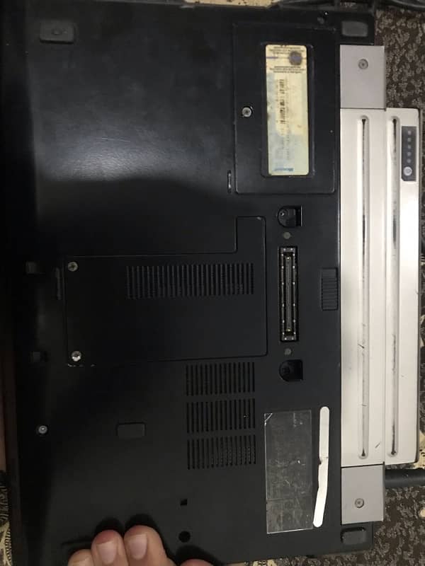 Dell Latitude E4310 0