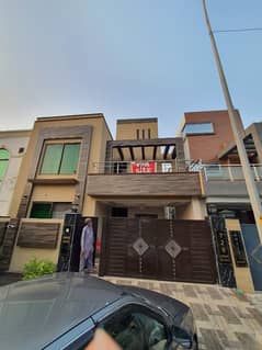 8 Marla House Is Available For Sale In Bahria Town Umar Block Lahore 0