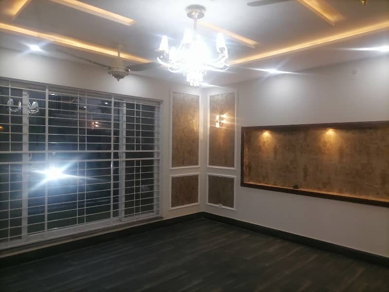 1 Kanal House Is Available For Sale In Bahria Town Nishtar Block Lahore 7