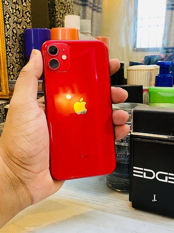 IPHONE 11 ( Red edition ) 4