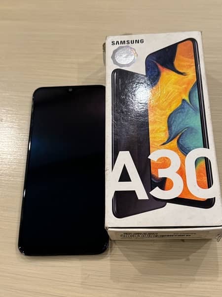 Samsung Galaxy A30 - 4GB/64GB 2