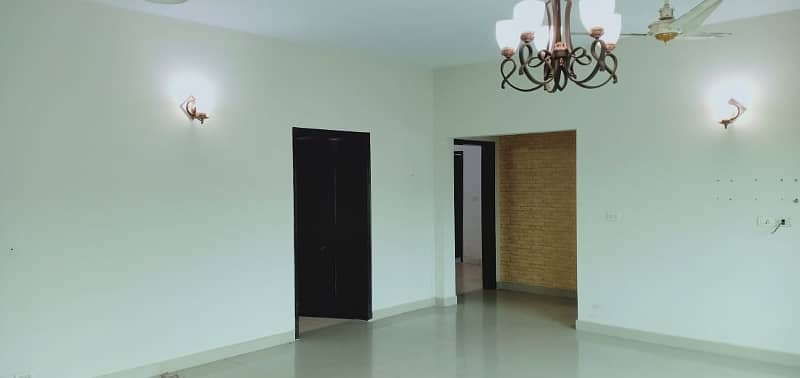 10 Marla 3 Bedrooms Apartment Available For Sale In Sector B Askari 11 Lahore 11