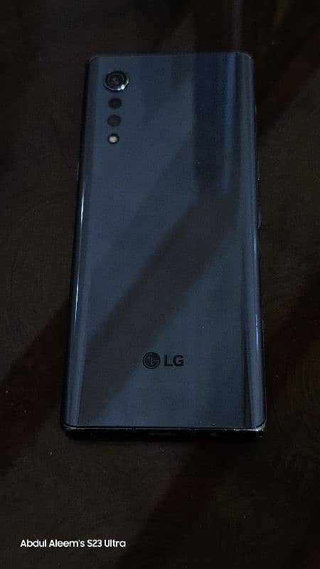 LG VALVET mobile 1