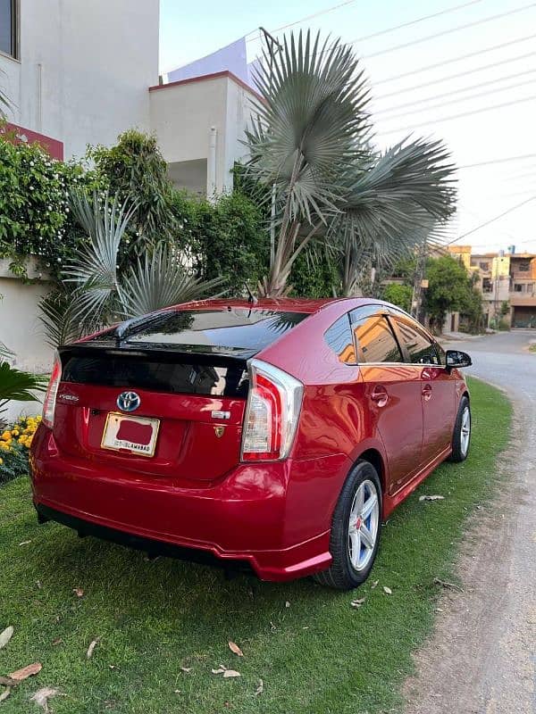 Toyota Prius 2014 1