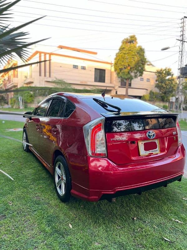 Toyota Prius 2014 6