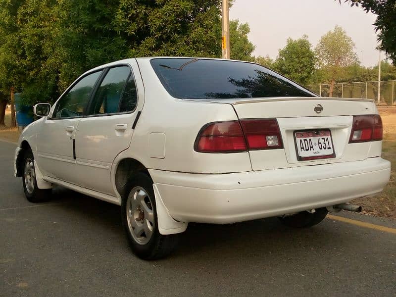 Nissan Sunny 3