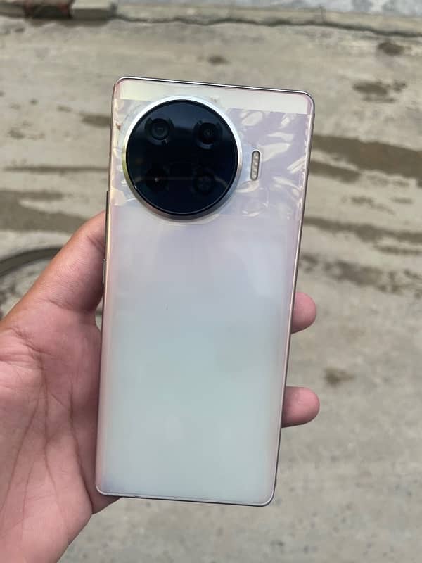 tecno spark 20 pro plus 2