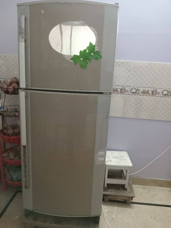 full size refrigerator 0