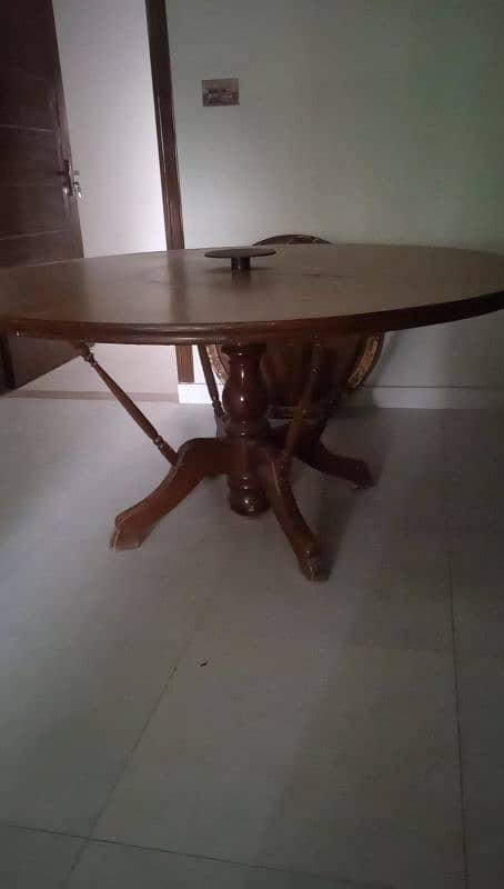 Round Dinning Table 2