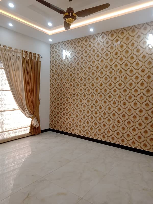 10 Marla Brand New House For Sale in Hussain block bahria Town Lahore 20