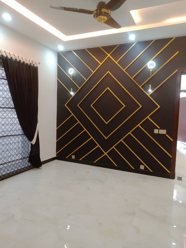 10 Marla Brand New House For Sale in Hussain block bahria Town Lahore 27