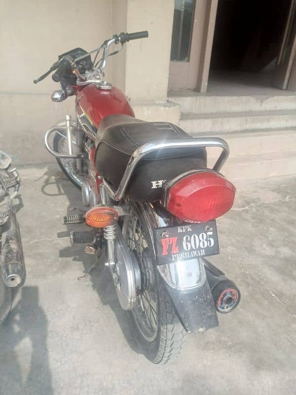 Honda 125 cc available for sale in Good condition 2