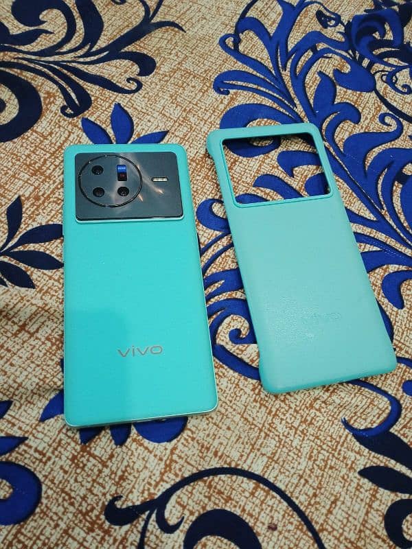 Vivo X80 12+8 256 2