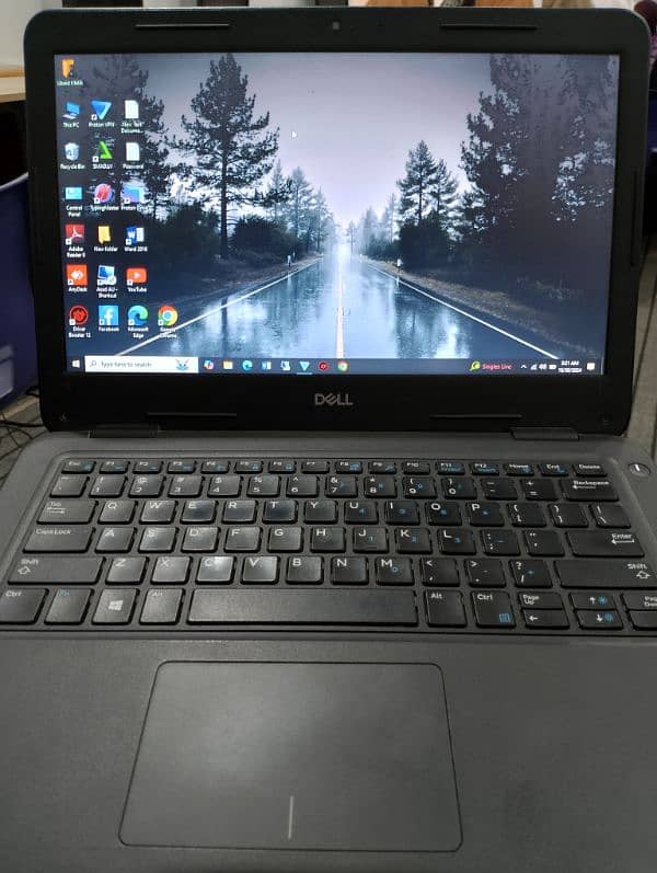 Dell Laptop 10/10 condition i3 7gen 0