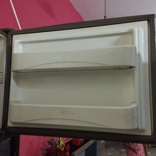 used good condition fridge 2