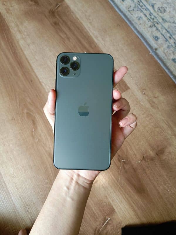 9/10 iphone 11 pro max 64gb PTA app 0