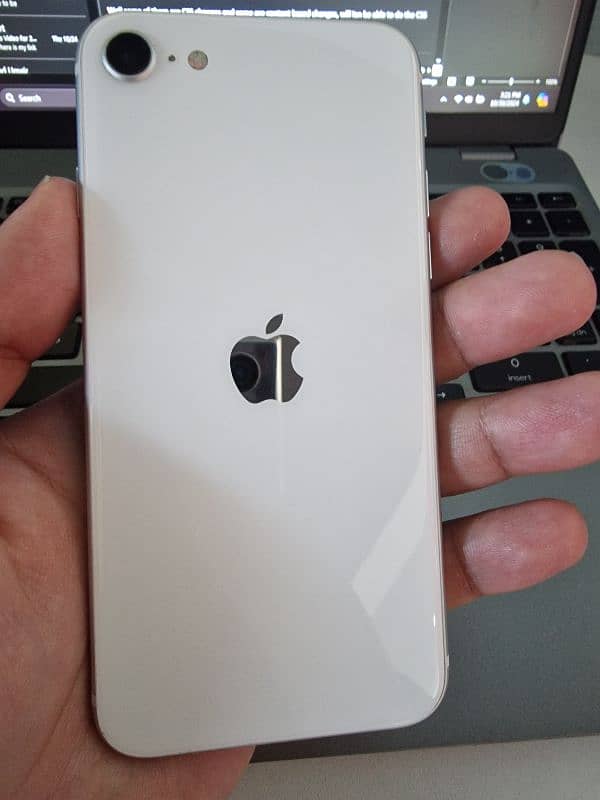 iPhone Se 2020 64gb White Pta Approved 0