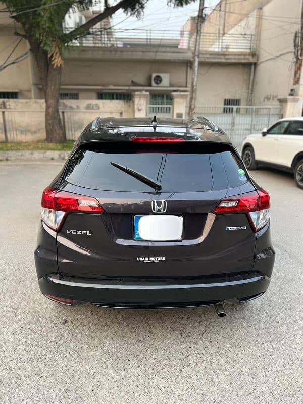 Honda Vezel 2013 model 2017 islamabad registered 2