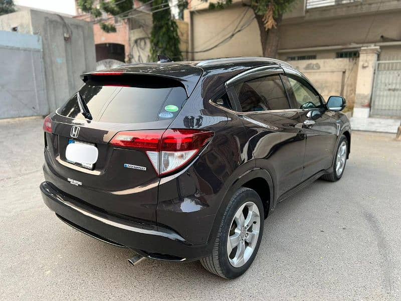 Honda Vezel 2013 model 2017 islamabad registered 3