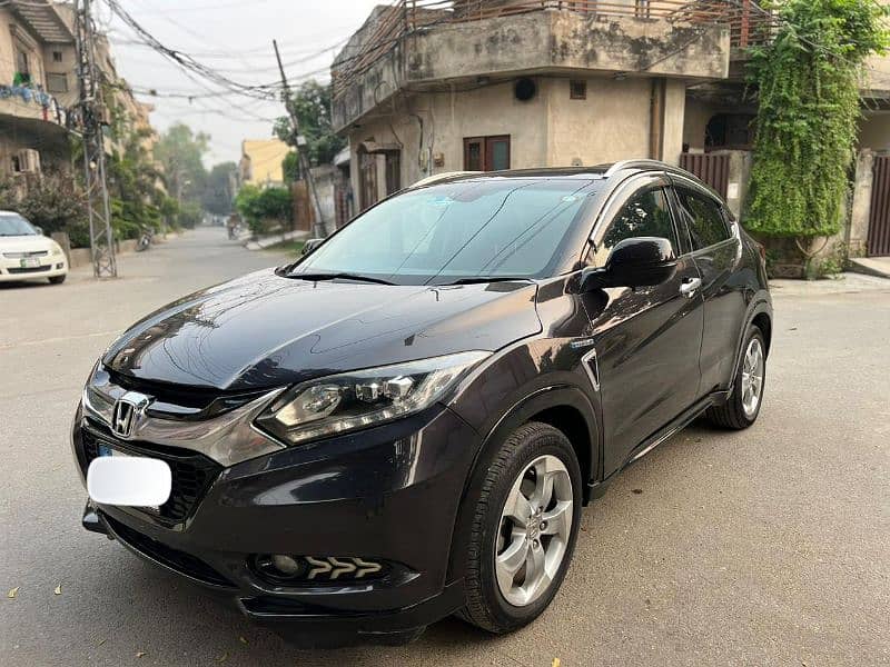 Honda Vezel 2013 model 2017 islamabad registered 4