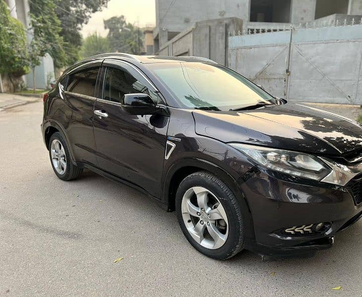 Honda Vezel 2013 model 2017 islamabad registered 9