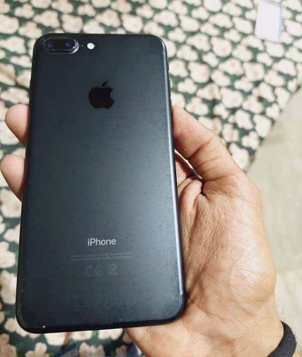 iPhone 7 plus + 128gb PTA approved 9/ 10 condition 7