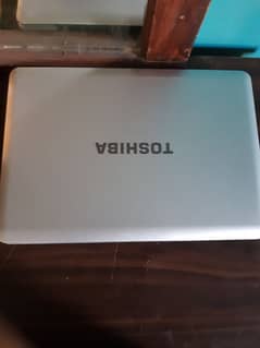 Toshiba  loptop AMD 3/ 4 GB RAM/128SSD