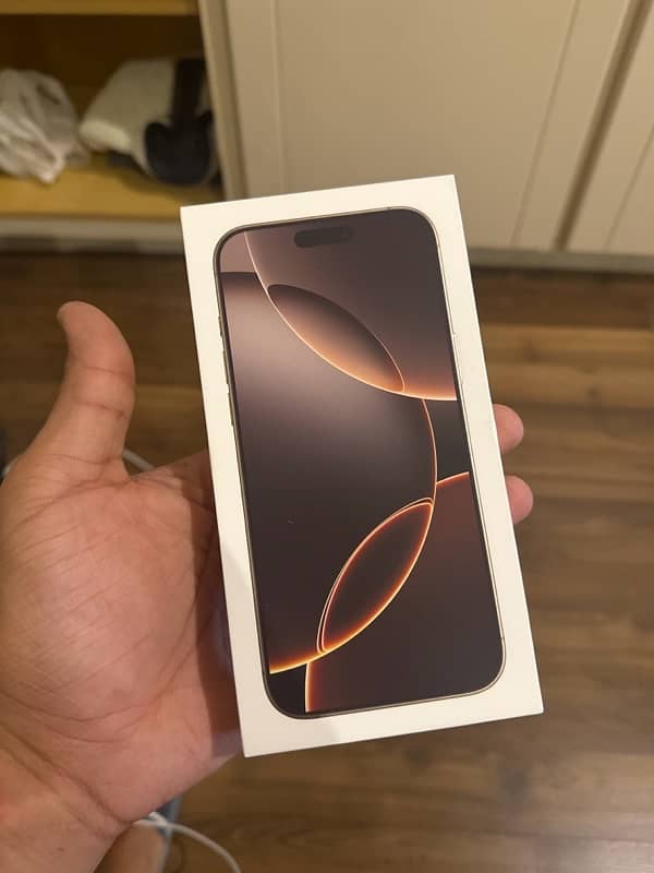 Iphone 16 Pro Max 256 GB LLA Desert Titanium 0