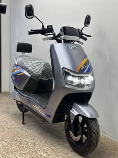 United Electric Smart Scooty 2024 Model