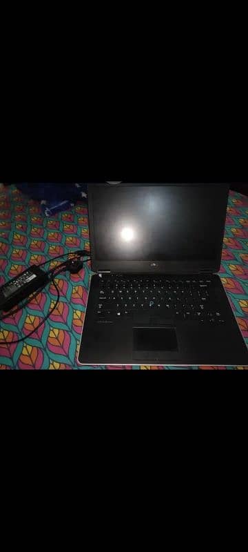 dell latitude E7440 0