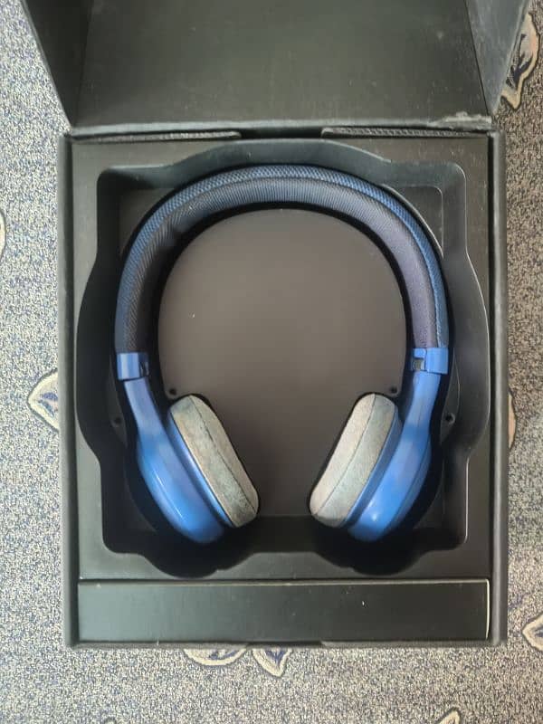 JBL E45BT / Headphones / Headset / JBL / Audio Device / Music Device. 1