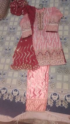 3 piece grey maxcy organza 5000. Pink suit 3 piece organza 4000