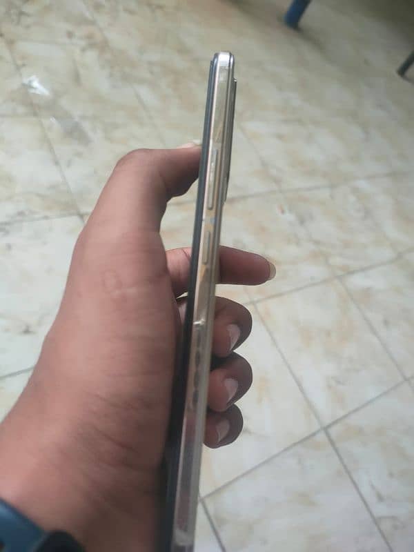 vivo v23e 10/ 9 condition all okay mobile number 03231425740 3