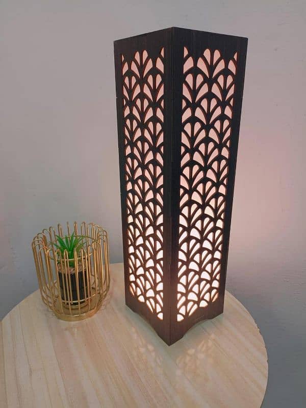 Beautiful table lamp only 50 pieces made limited edision 5