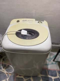 AUX Spin dryer Slightly Used in a very good condition.