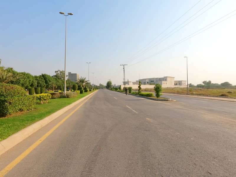 A Stunning Flat Is Up For Grabs In Bahria Town - Tipu Sultan Block Lahore 4