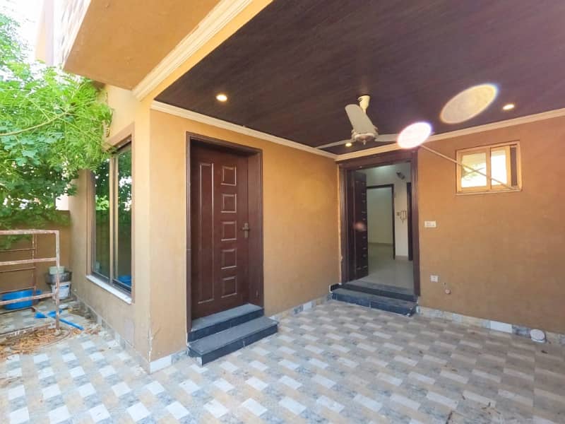 5 Marla House For sale In Bahria Town - Block CC Lahore 6