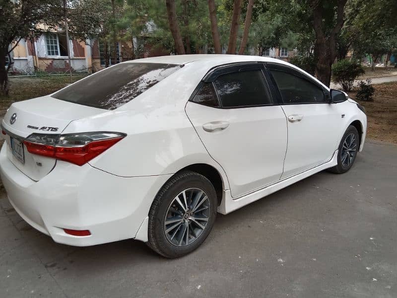 Toyota Corolla Altis 1.6 2018 4