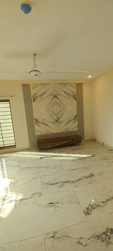 Brand New 10 Marla 3 Bedrooms 3rd Floor Apartment Available For Rent In Sector D Askari 11 Lahore 14