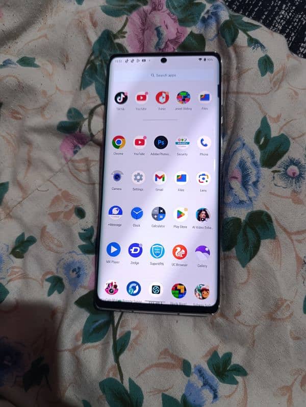 Sharp Aquos R6 (5G) 1