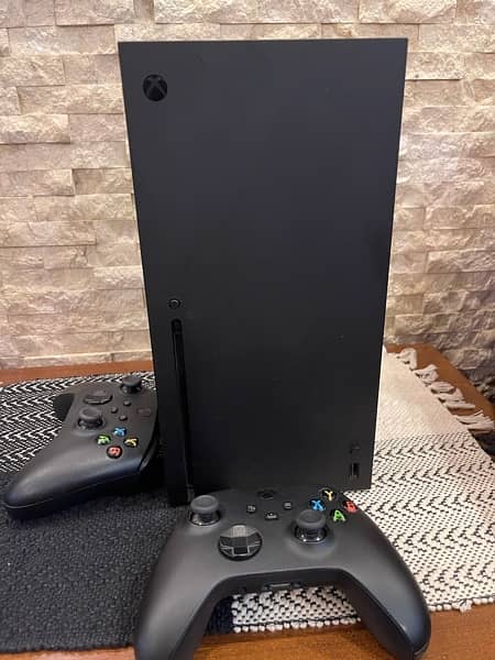 Xbox series X 1TB  - like new 0