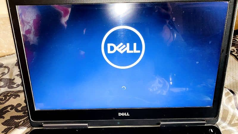 Dell Precision 7520 1