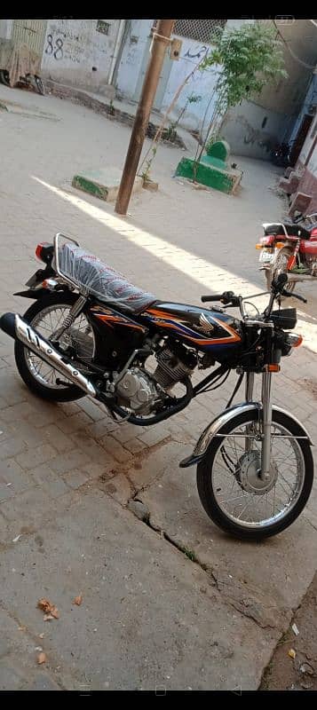 Honda 125 10/10 condition 1