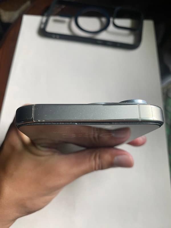 iphone 15 pro 256 GB Natural Titanium 03121426281 5