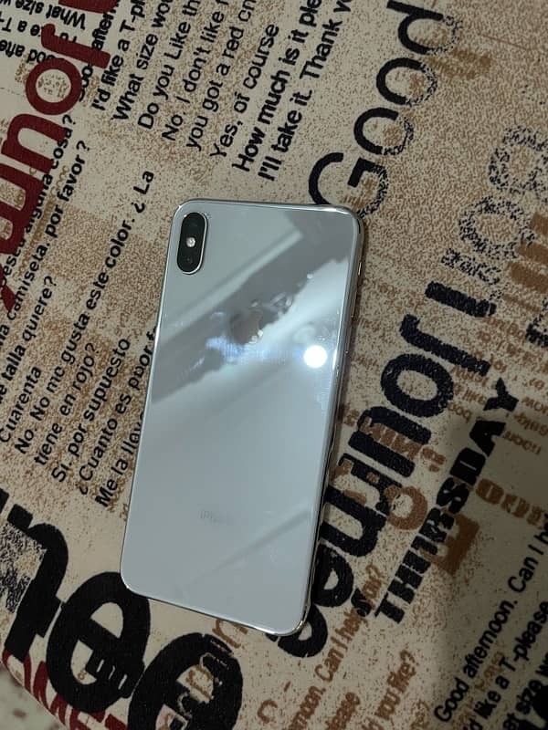 Iphone Xs max dual sim in 10/10 condition 1